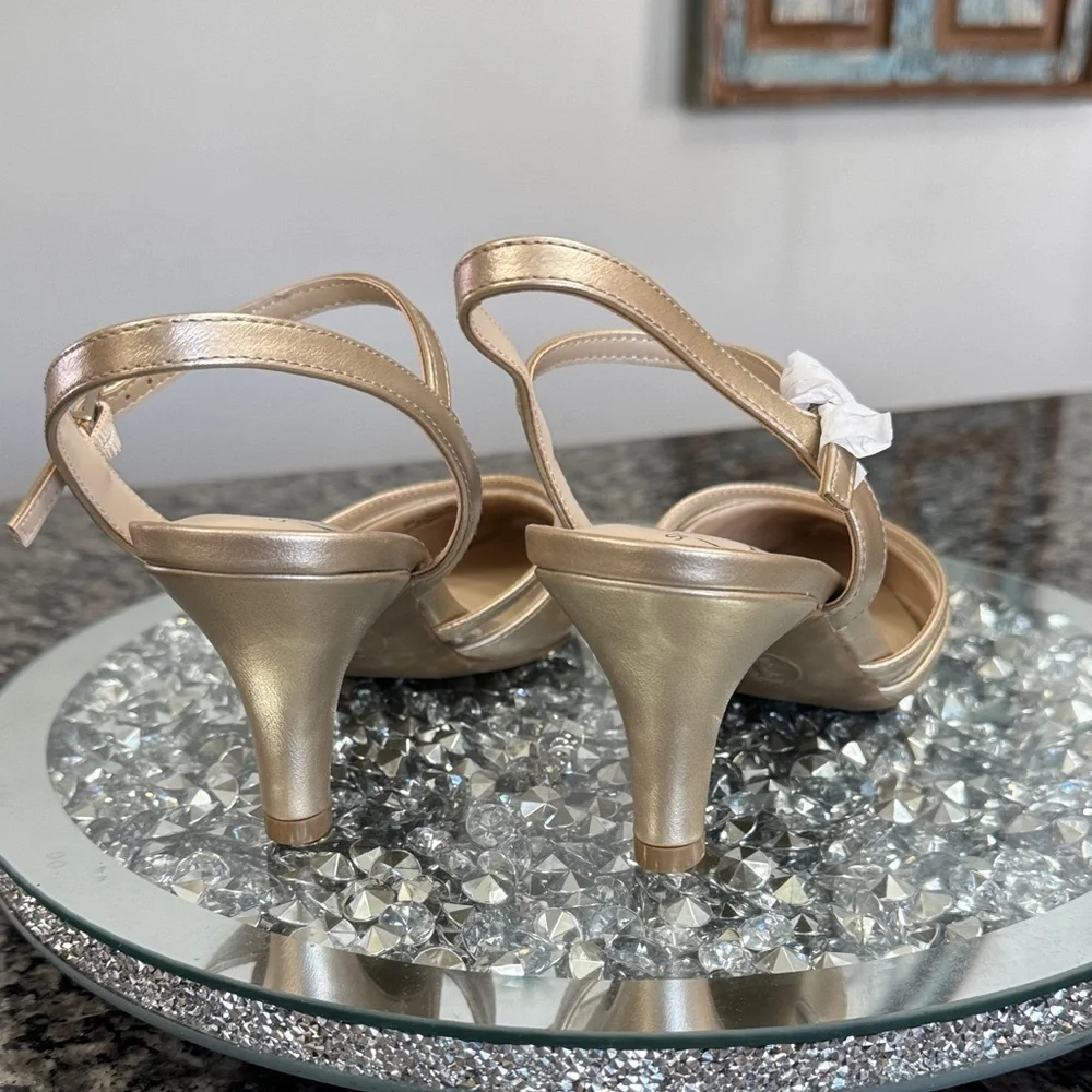 Life Simply comfort Stride Gold shimmer Strappy Heels NWOT 8W